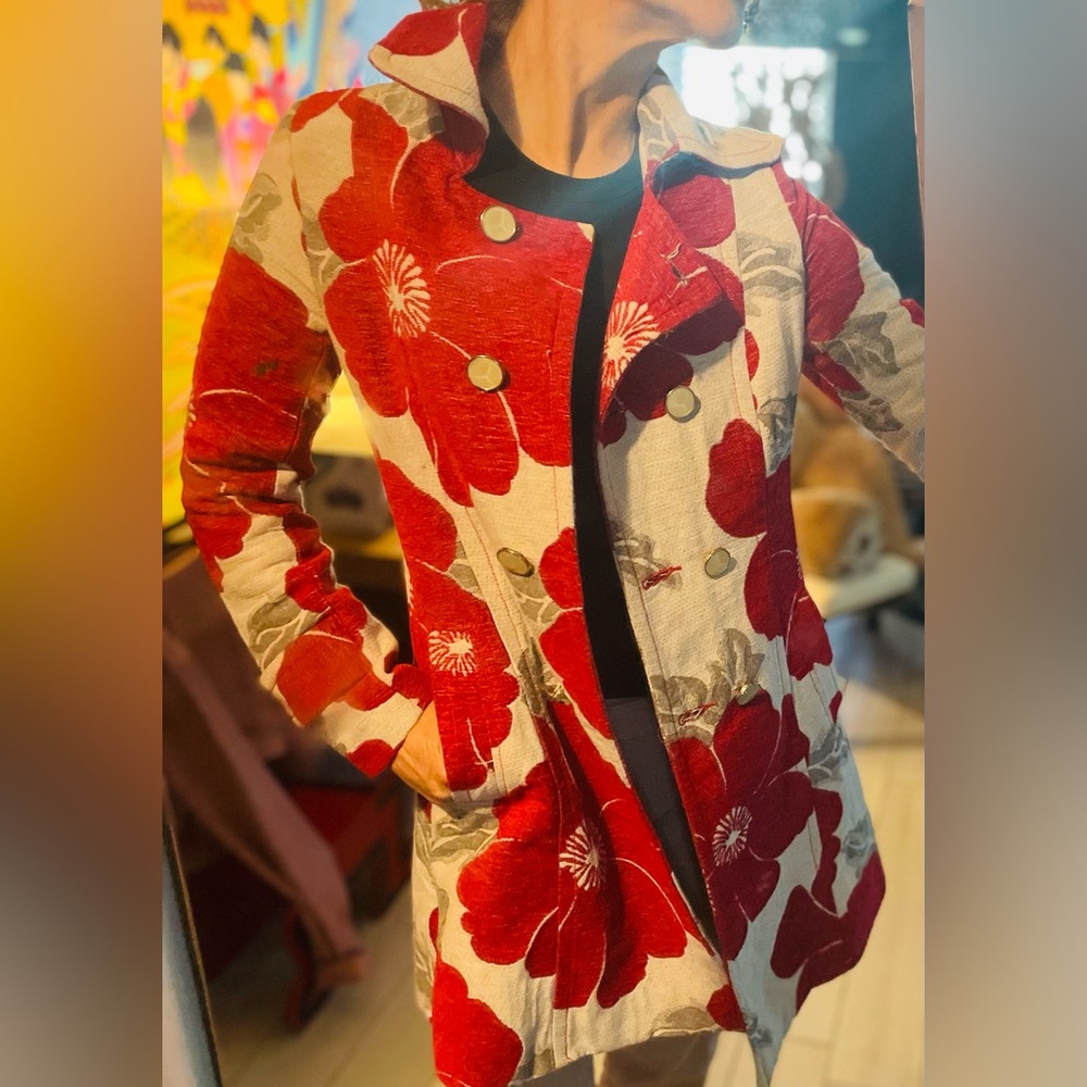 Neslay Floral Print Over Coat NWOT